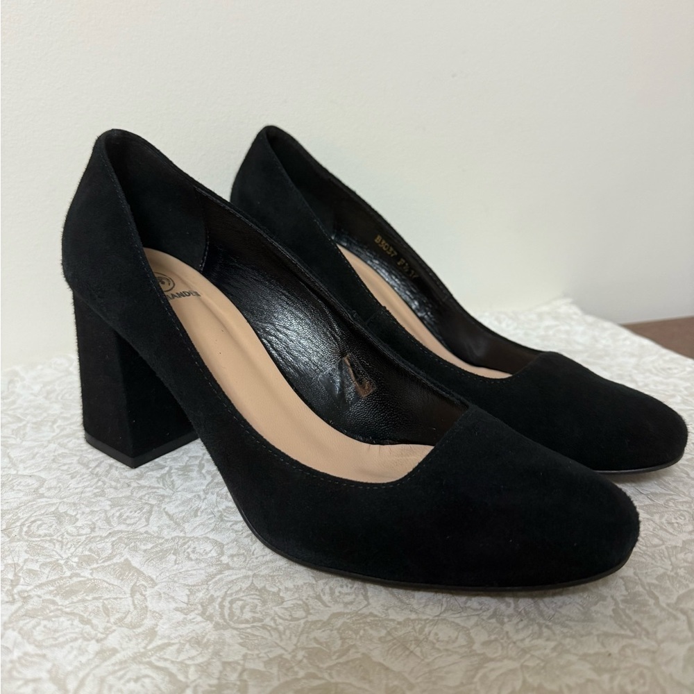 Classic Black Suede Block Heel Pumps - Women's